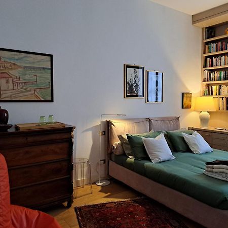 Casa Mari - Free Secure Parking, Breakfast, Private Bathroom, Wifi, Garden, Aircon, 3 Min Walk To Metro And Train Station Милан Экстерьер фото