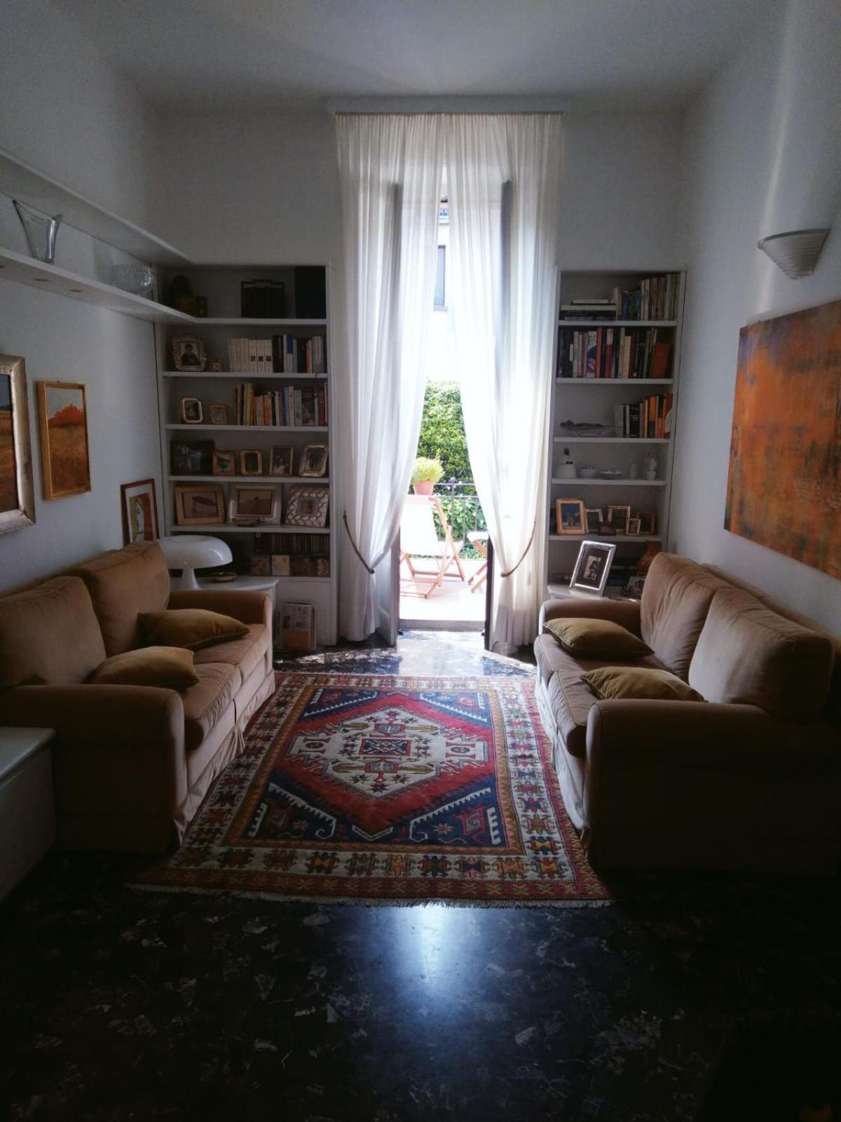 Casa Mari - Free Secure Parking, Breakfast, Private Bathroom, Wifi, Garden, Aircon, 3 Min Walk To Metro And Train Station Милан Экстерьер фото