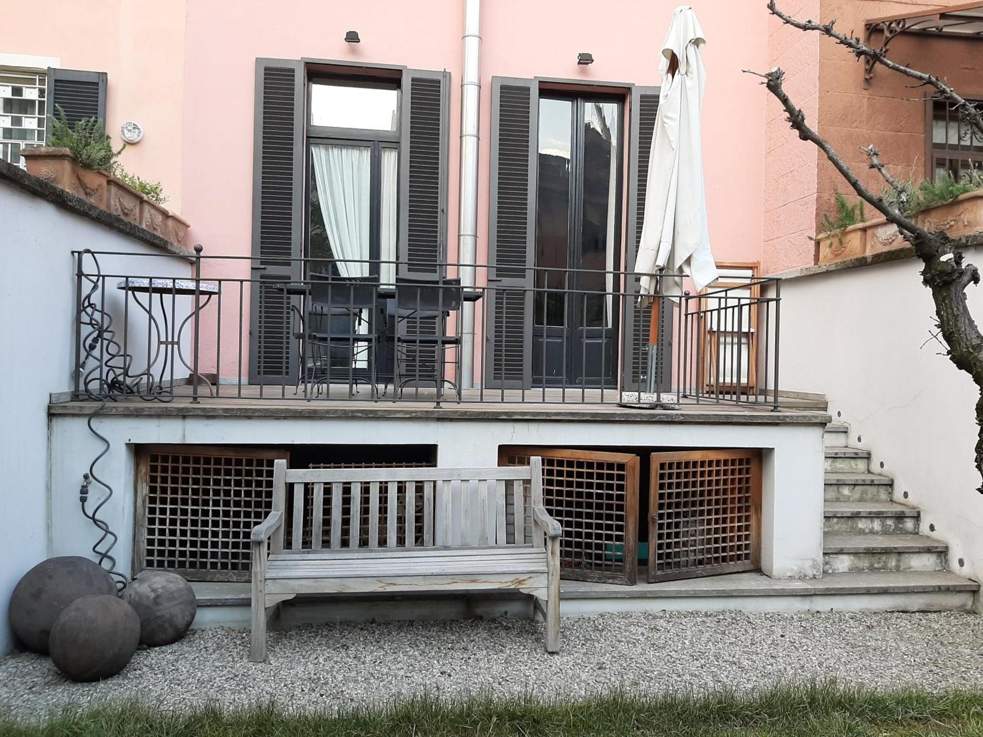 Casa Mari - Free Secure Parking, Breakfast, Private Bathroom, Wifi, Garden, Aircon, 3 Min Walk To Metro And Train Station Милан Экстерьер фото